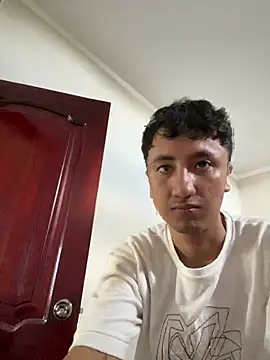 Snapshot of Gonzalogz chatting on May 18, 2026, 3:39 pm Gonzalogz online show from May 18, 2026, 3:39 pm