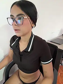 Snapshot of kitty_rousse01 chatting on March 7, 2026, 12:32 pm kitty rousse01 online show from March 7, 2026, 12:32 pm