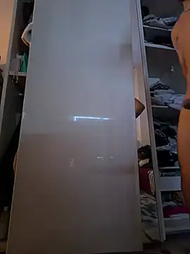 younghot77 online show from March 5, 2026, 11:18 am