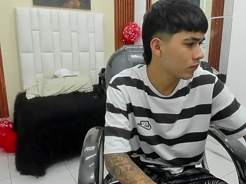 Snapshot of Thiago_collinss chatting on February 24, 2026, 11:05 pm Thiago collinss online show from February 24, 2026, 11:05 pm