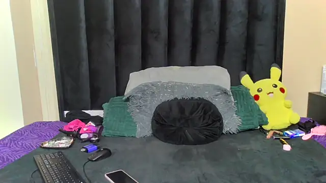 trixiey8 online show from March 27, 2026, 1:14 am