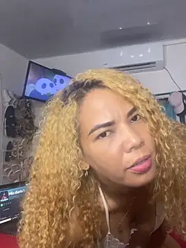 Snapshot of Crespita_Hot23 chatting on March 2, 2026, 5:08 am Crespita Hot23 online show from March 2, 2026, 5:08 am