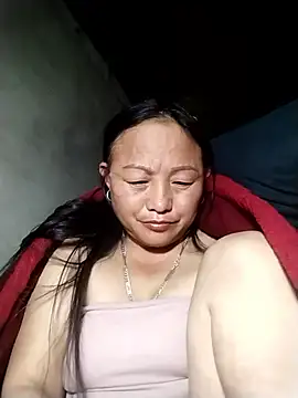 Snapshot of Lucie_Fuzk chatting on February 27, 2026, 2:39 pm Lucie Fuzk online show from February 27, 2026, 2:39 pm