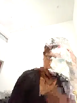 Snapshot of Hot_chani chatting on April 12, 2026, 7:33 am Hot chani online show from April 12, 2026, 7:33 am