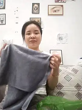 Ivy Trix2 online show from March 28, 2026, 12:39 pm