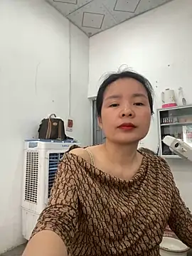 Ivy Trix2 online show from March 15, 2026, 5:25 am