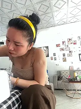 Ivy Trix2 online show from March 27, 2026, 3:59 am