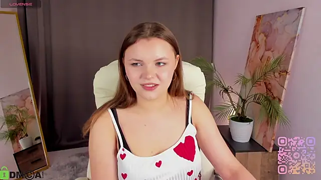 serinella  online show from April 10, 2026, 12:23 pm