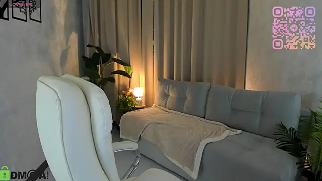 Snapshot of serinella_ chatting on May 27, 2026, 1:29 pm serinella online show from May 27, 2026, 1:29 pm