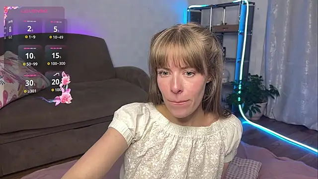 RosaMoore online show from April 5, 2026, 2:13 pm