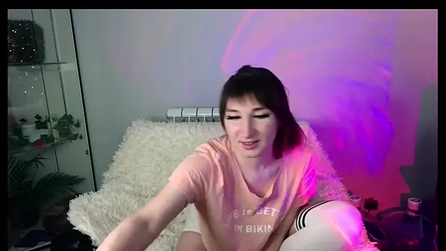 Birdie Kiss online show from March 26, 2026, 3:32 pm