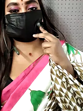 Cutie Nila online show from May 1, 2026, 4:39 am