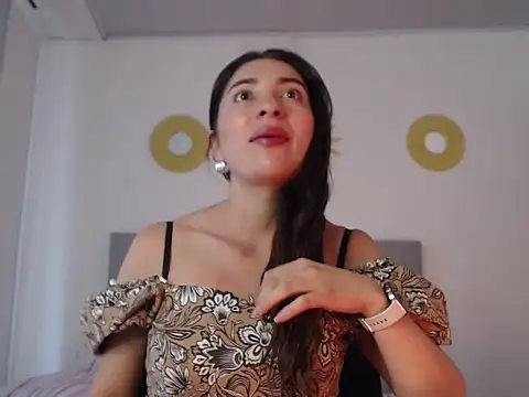 Snapshot of Julietaamado chatting on April 20, 2026, 5:25 pm Julietaamado online show from April 20, 2026, 5:25 pm