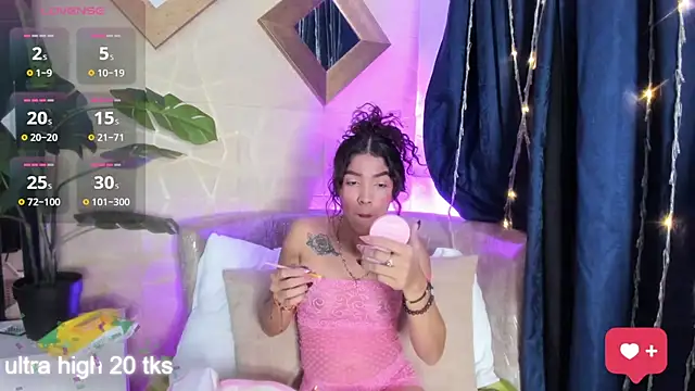 Snapshot of evelyn__rose1 chatting on May 30, 2026, 3:35 am evelyn rose1 online show from May 30, 2026, 3:35 am