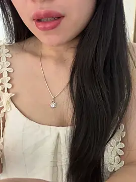 Snapshot of Tinn_tin chatting on June 23, 2026, 8:34 am Tinn tin online show from June 23, 2026, 8:34 am