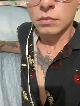 erickmoor2526 online show from March 3, 2026, 2:51 am