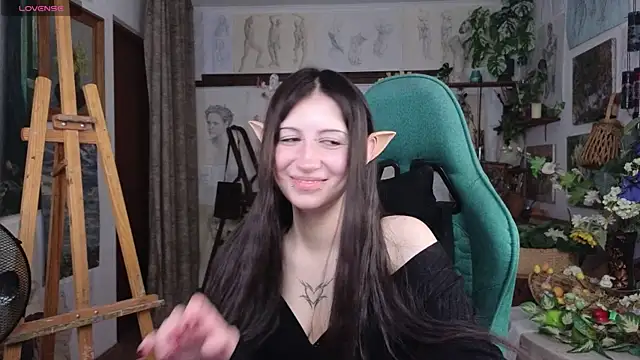 Snapshot of EffieMeowley chatting on April 23, 2026, 9:49 am EffieMeowley online show from April 23, 2026, 9:49 am