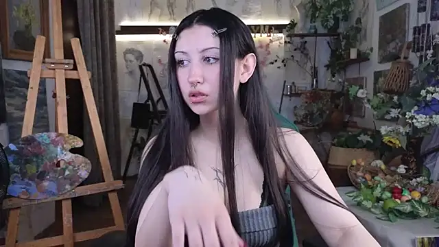 Snapshot of EffieMeowley chatting on April 11, 2026, 9:24 am EffieMeowley online show from April 11, 2026, 9:24 am