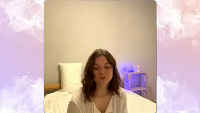 AliveCute online show from April 15, 2026, 6:01 pm