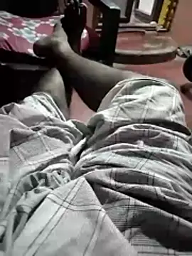 Snapshot of sathish2895 chatting on May 1, 2026, 5:18 pm sathish2895 online show from May 1, 2026, 5:18 pm