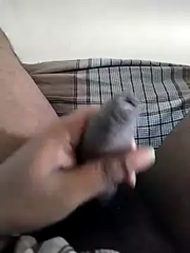 sathish2895 online show from April 3, 2026, 11:16 am