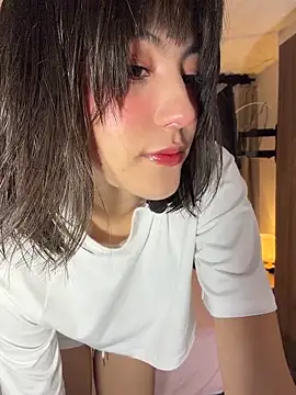 Snapshot of AitanaJhons_ chatting on June 2, 2026, 10:04 am AitanaJhons online show from June 2, 2026, 10:04 am