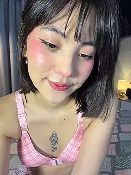 Snapshot of AitanaJhons_ chatting on June 3, 2026, 10:05 am AitanaJhons online show from June 3, 2026, 10:05 am
