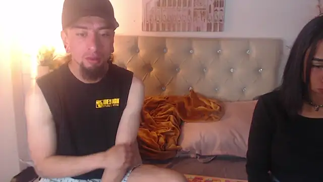 Snapshot of Rommen_N_Zoe chatting on April 29, 2026, 1:43 am Rommen N Zoe online show from April 29, 2026, 1:43 am