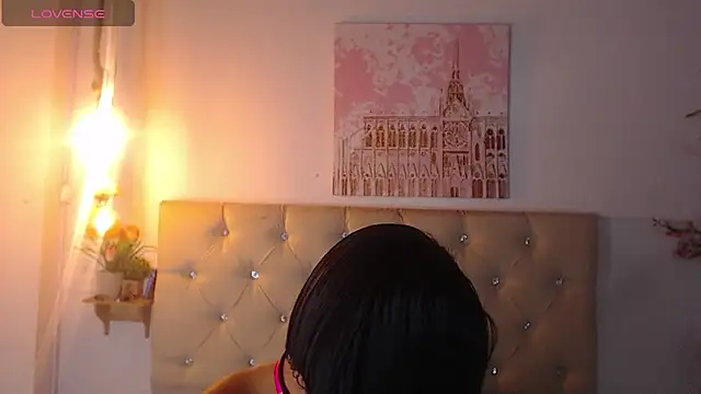 Rommen N Zoe online show from June 7, 2026, 7:52 pm