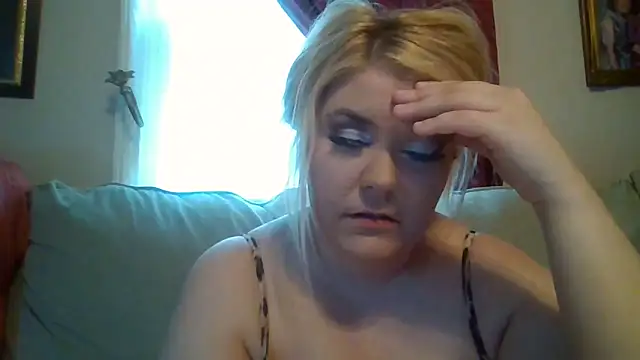 Snapshot of Smileygirly chatting on April 15, 2026, 7:40 pm Smileygirly online show from April 15, 2026, 7:40 pm