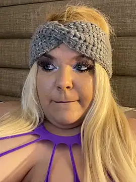 Snapshot of Smileygirly chatting on March 9, 2026, 11:19 pm Smileygirly online show from March 9, 2026, 11:19 pm