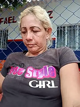 Snapshot of Lamonita05 chatting on April 16, 2026, 6:41 pm Lamonita05 online show from April 16, 2026, 6:41 pm