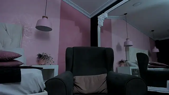 DanteLuxx online show from March 21, 2026, 8:19 am