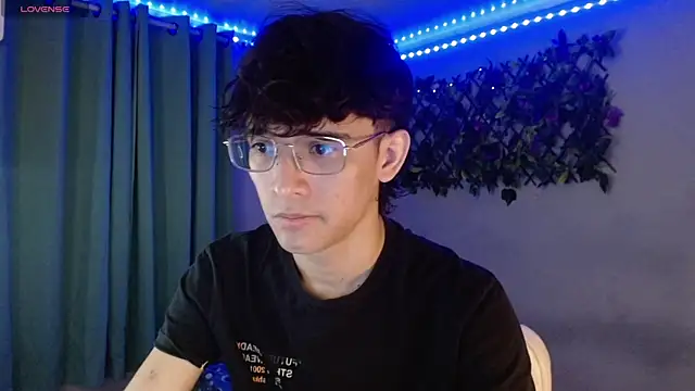 Snapshot of noah_millerx chatting on April 18, 2026, 4:04 am noah millerx online show from April 18, 2026, 4:04 am