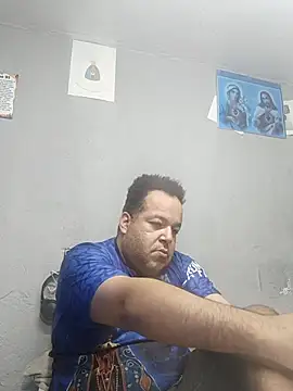 Snapshot of UrsoBissexualPauGrosso chatting on May 2, 2026, 3:01 am UrsoBissexualPauGrosso online show from May 2, 2026, 3:01 am