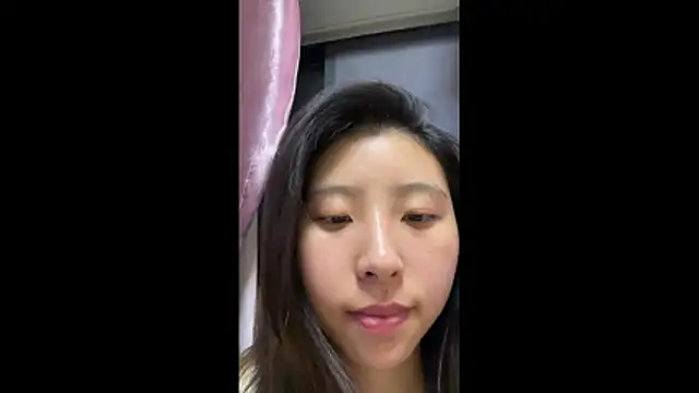 Y--F--LOVE online show from February 26, 2026, 4:40 pm