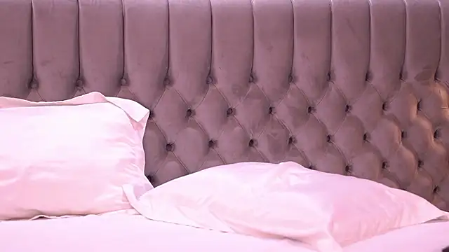 AlessiaNoire online show from March 6, 2026, 6:25 pm