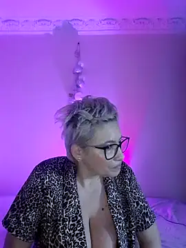 LunaBlaise online show from March 27, 2026, 7:17 am