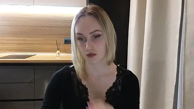 Snapshot of Bella_Villen chatting on April 4, 2026, 5:08 pm Bella Villen online show from April 4, 2026, 5:08 pm