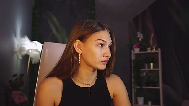 Snapshot of Sweet_Emilya chatting on May 18, 2026, 6:07 am Sweet Emilya online show from May 18, 2026, 6:07 am