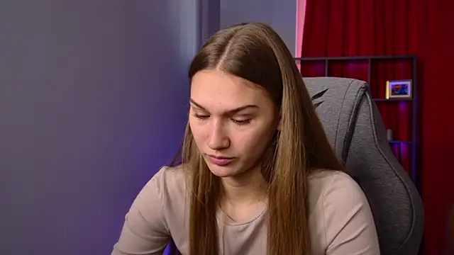 Snapshot of Sweet_Emilya chatting on March 23, 2026, 6:24 am Sweet Emilya online show from March 23, 2026, 6:24 am