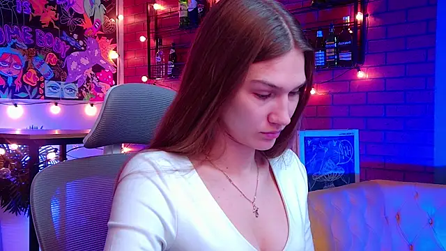 Snapshot of Sweet_Emilya chatting on April 16, 2026, 6:03 am Sweet Emilya online show from April 16, 2026, 6:03 am