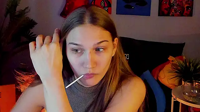 Snapshot of Sweet_Emilya chatting on March 15, 2026, 3:24 am Sweet Emilya online show from March 15, 2026, 3:24 am