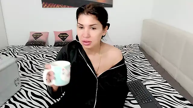 Snapshot of NickyHotXO chatting on April 7, 2026, 4:58 am NickyHotXO online show from April 7, 2026, 4:58 am