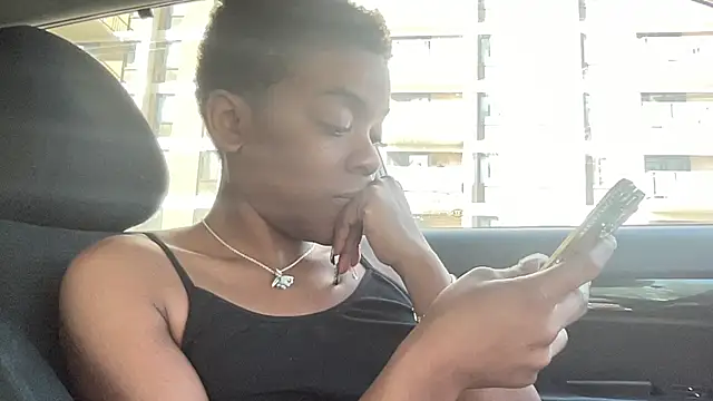 Snapshot of PetiteWet chatting on March 25, 2026, 1:43 pm PetiteWet online show from March 25, 2026, 1:43 pm