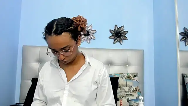 Snapshot of Saray_sexylove chatting on April 9, 2026, 11:49 am Saray sexylove online show from April 9, 2026, 11:49 am