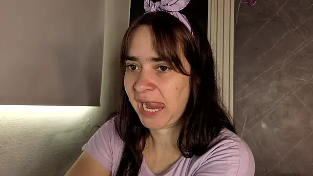 Snapshot of _VALERIAGOMEZ chatting on June 17, 2026, 3:55 pm VALERIAGOMEZ online show from June 17, 2026, 3:55 pm
