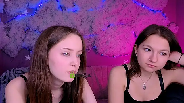 Snapshot of chloe_ley chatting on April 9, 2026, 12:44 pm chloe ley online show from April 9, 2026, 12:44 pm