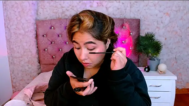 Sofiazaf  online show from March 16, 2026, 12:31 pm