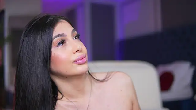 Snapshot of MissMeganMoon chatting on May 11, 2026, 4:04 pm MissMeganMoon online show from May 11, 2026, 4:04 pm